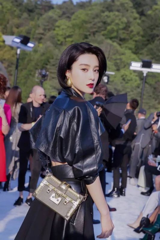 戛納紅毯｜成就范冰冰時尚地位的，可能不是禮服，而是假發(fā)…