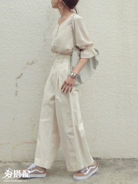 春季米色小清新穿搭，秒變氣質(zhì)鄰家女孩