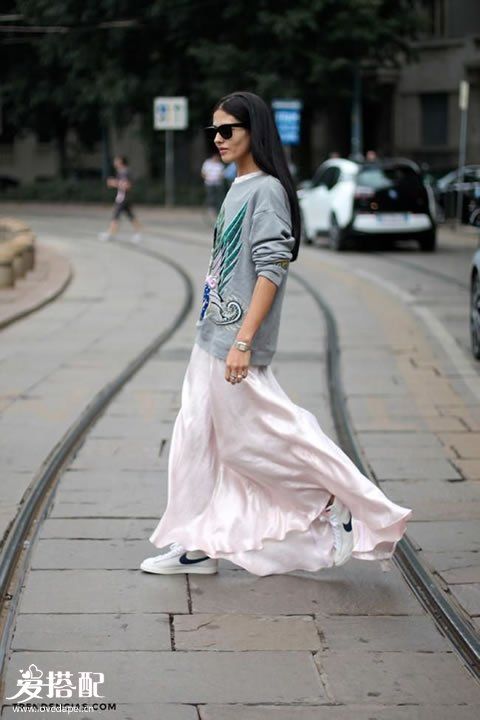 長裙+高領(lǐng)衫(T恤)